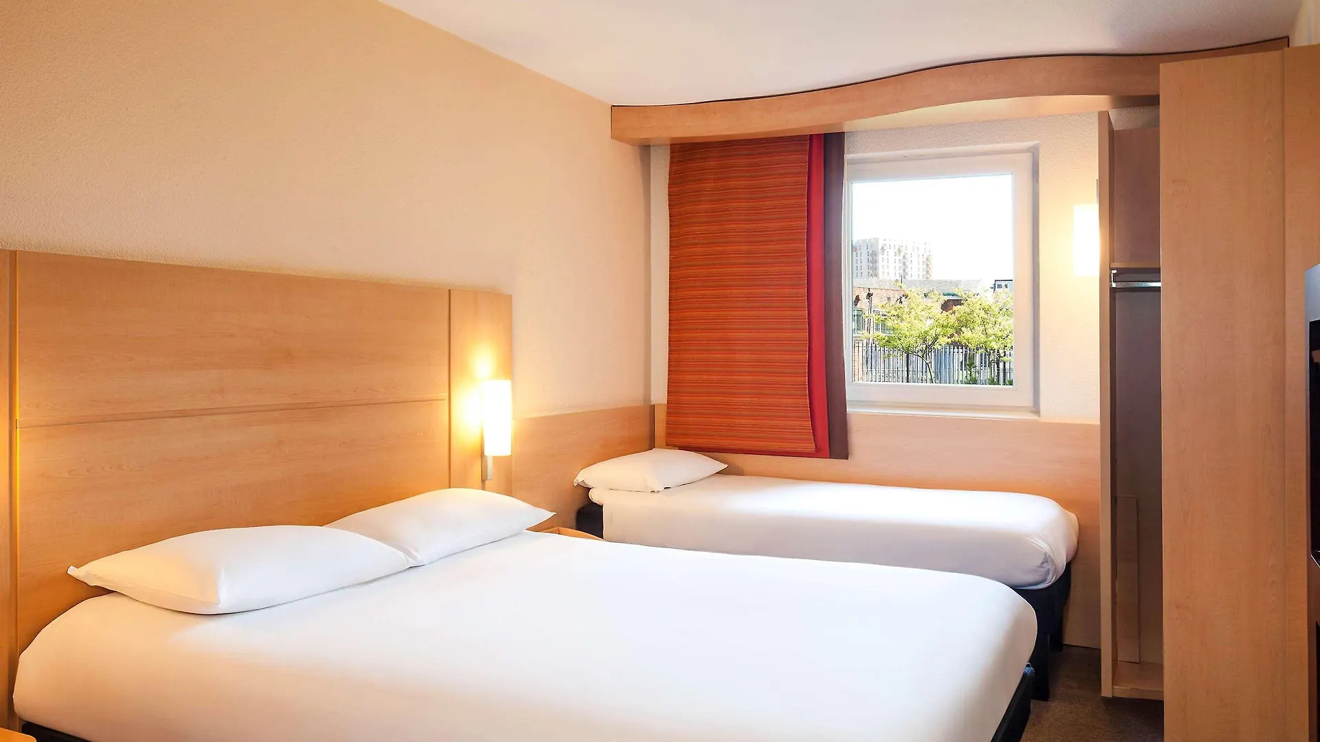 Ibis Milano Centro Hotel 3*,  Italien